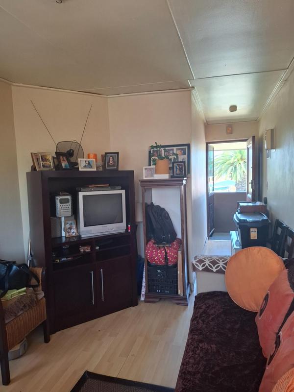 To Let 1 Bedroom Property for Rent in Oakdale Western Cape